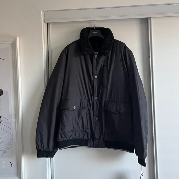 UGG | Men's Ethan Bomber Sherpa Jacket - Picture 4 of 15